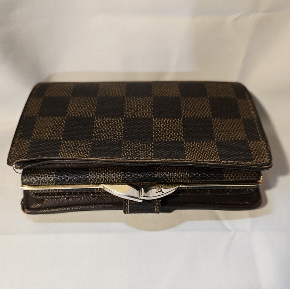 Louis Vuitton Handbags - Louis Vuitton Damier Ebene Kisslock Wallet